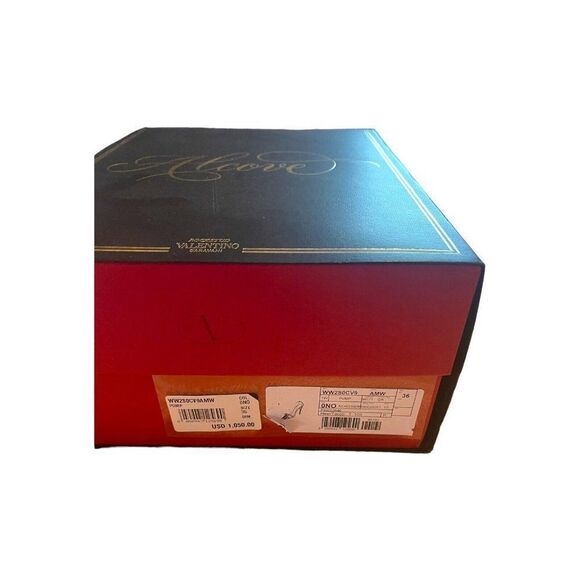 Valentino Alcove Empty Gift Storage Shoe Box Gift Set Tissue Paper 9”x12”x4.5” - Picture 2 of 11